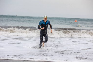 IRONMAN 70.3 PERU. 21 Nisan 2024. İRONMAN 'da yarışan sporcular 70.3 Triatlon, Lima Peru.