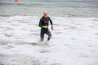 IRONMAN 70.3 PERU. 21 Nisan 2024. İRONMAN 'da yarışan sporcular 70.3 Triatlon, Lima Peru.