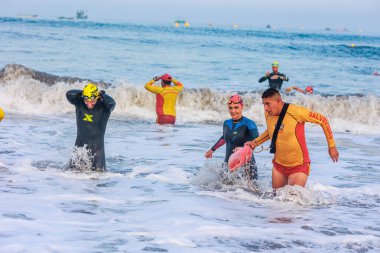 IRONMAN 70.3 PERU. 21 Nisan 2024. İRONMAN 'da yarışan sporcular 70.3 Triatlon, Lima Peru.