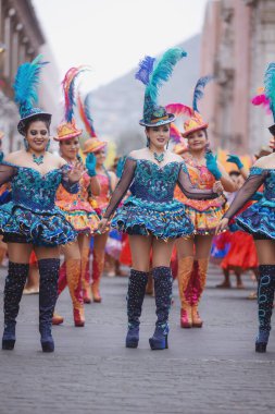 Peru 'nun tarihi merkezi Lima' da geleneksel Candelaria Bakiresi Festivali dansçıları. 18 Kasım 2023. 