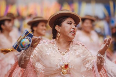 Peru 'nun tarihi merkezi Lima' da geleneksel Candelaria Bakiresi Festivali dansçıları. 18 Kasım 2023. 