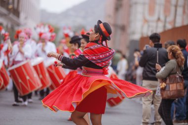 Peru 'nun tarihi merkezi Lima' da geleneksel Candelaria Bakiresi Festivali dansçıları. 18 Kasım 2023. 