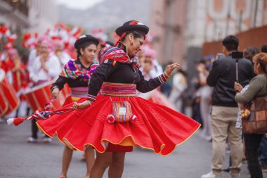 Peru 'nun tarihi merkezi Lima' da geleneksel Candelaria Bakiresi Festivali dansçıları. 18 Kasım 2023. 