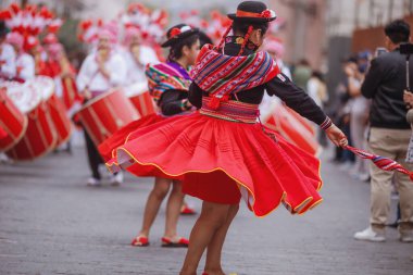 Peru 'nun tarihi merkezi Lima' da geleneksel Candelaria Bakiresi Festivali dansçıları. 18 Kasım 2023. 