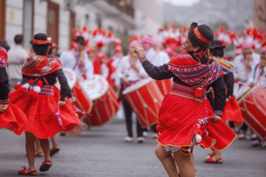 Peru 'nun tarihi merkezi Lima' da geleneksel Candelaria Bakiresi Festivali dansçıları. 18 Kasım 2023. 