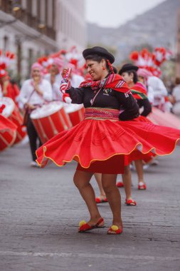 Peru 'nun tarihi merkezi Lima' da geleneksel Candelaria Bakiresi Festivali dansçıları. 18 Kasım 2023. 