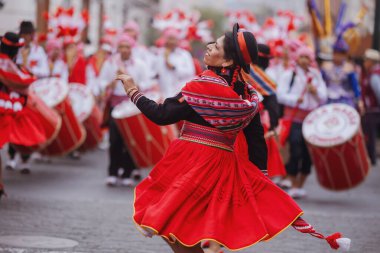 Peru 'nun tarihi merkezi Lima' da geleneksel Candelaria Bakiresi Festivali dansçıları. 18 Kasım 2023. 