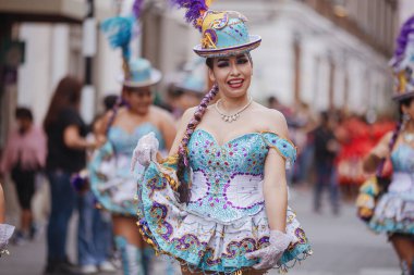 Peru 'nun tarihi merkezi Lima' da geleneksel Candelaria Bakiresi Festivali dansçıları. 18 Kasım 2023. 