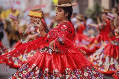 Peru 'nun tarihi merkezi Lima' da geleneksel Candelaria Bakiresi Festivali dansçıları. 18 Kasım 2023. 