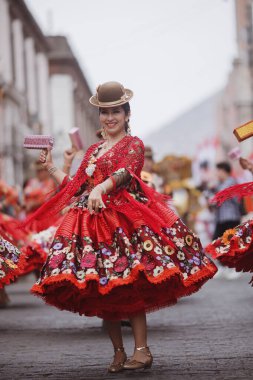 Peru 'nun tarihi merkezi Lima' da geleneksel Candelaria Bakiresi Festivali dansçıları. 18 Kasım 2023. 