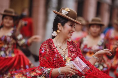 Peru 'nun tarihi merkezi Lima' da geleneksel Candelaria Bakiresi Festivali dansçıları. 18 Kasım 2023. 