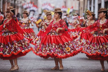 Peru 'nun tarihi merkezi Lima' da geleneksel Candelaria Bakiresi Festivali dansçıları. 18 Kasım 2023. 