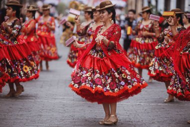 Peru 'nun tarihi merkezi Lima' da geleneksel Candelaria Bakiresi Festivali dansçıları. 18 Kasım 2023. 