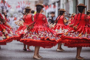 Peru 'nun tarihi merkezi Lima' da geleneksel Candelaria Bakiresi Festivali dansçıları. 18 Kasım 2023. 