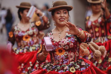 Peru 'nun tarihi merkezi Lima' da geleneksel Candelaria Bakiresi Festivali dansçıları. 18 Kasım 2023. 