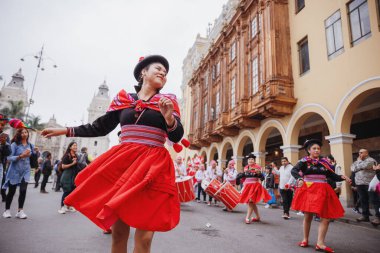 Peru 'nun tarihi merkezi Lima' da geleneksel Candelaria Bakiresi Festivali dansçıları. 18 Kasım 2023. 