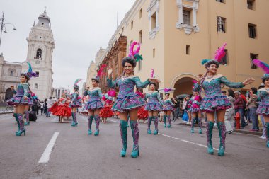 Peru 'nun tarihi merkezi Lima' da geleneksel Candelaria Bakiresi Festivali dansçıları. 18 Kasım 2023. 