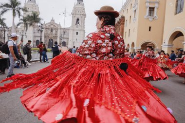 Peru 'nun tarihi merkezi Lima' da geleneksel Candelaria Bakiresi Festivali dansçıları. 18 Kasım 2023. 