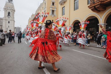 Peru 'nun tarihi merkezi Lima' da geleneksel Candelaria Bakiresi Festivali dansçıları. 18 Kasım 2023. 