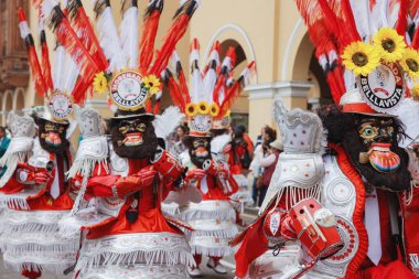 Peru 'nun tarihi merkezi Lima' da geleneksel Candelaria Bakiresi Festivali dansçıları. 18 Kasım 2023. 
