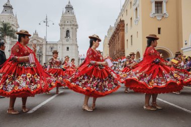 Peru 'nun tarihi merkezi Lima' da geleneksel Candelaria Bakiresi Festivali dansçıları. 18 Kasım 2023. 