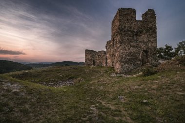Çek Cumhuriyeti Brnko Kalesi 'nin kalıntıları. 13. yüzyıldan Brnko adında bir kale harabesi. Umperk bölgesinde yer almaktadır.