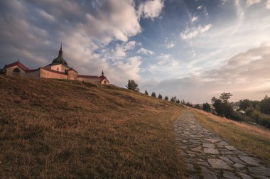 Nepomuk 'lu Aziz John Kilisesi' nin tarihi haccı Jan Santini Aichel tarafından inşa edilmiştir. UNESCO