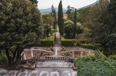 Tivoli, İtalya - 19 Mayıs 2023: Roma Lazio bölgesi yakınlarındaki Villa d 'Este Tivoli çeşmeleri