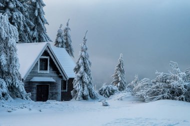 Kışın kır evi, Orlicke dağları, Çek Cumhuriyeti