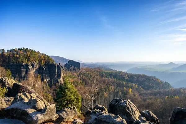 Bad Schandau, Alman Saksonya 'sında yürüyüş turunun tadını çıkarın.