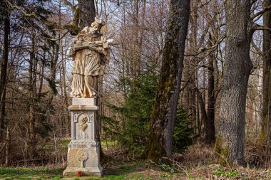 Nepomuk Barok heykelinin Aziz John 'u. Çek patron Jan Nepomucky. John Nepomuk Heykeli (Jan Nepomucky) Çek Cumhuriyeti.