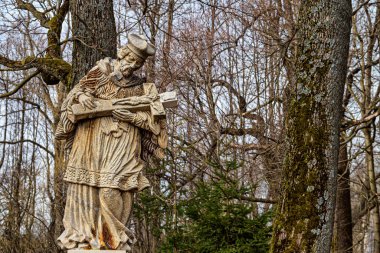 Nepomuk Barok heykelinin Aziz John 'u. Çek patron Jan Nepomucky. John Nepomuk Heykeli (Jan Nepomucky) Çek Cumhuriyeti.