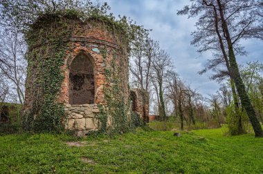 Milotice Kalesi Parkı, İlkbahar, Çek Cumhuriyeti