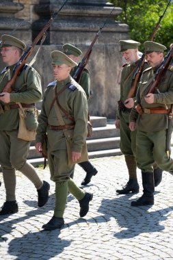 JOSEFOV, CZECH REPUBLIC, Mayıs 2025: Josefov Kalesi ve Birinci Dünya Savaşı 'nda Galiçya' da 1915 'te bir muharebe gösterisi. 