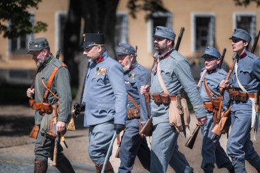 JOSEFOV, CZECH REPUBLIC, Mayıs 2025: Josefov Kalesi ve Birinci Dünya Savaşı 'nda Galiçya' da 1915 'te bir muharebe gösterisi. 