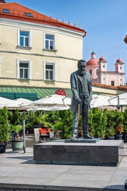 Vilnius, Litvanya-2 Haziran 2025: Vilnius tarihi merkezinin sokakları ve anıtları.