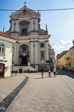 Vilnius, Litvanya-2 Haziran 2025: Vilnius tarihi merkezinin sokakları ve anıtları.