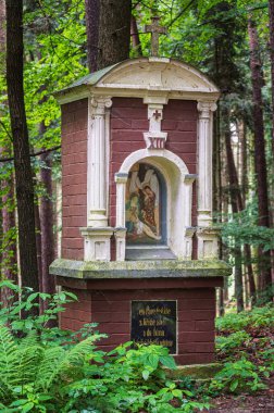 Prepychy, Çek Cumhuriyeti - 2 Ağustos. 2022: Çek Cumhuriyeti 'nde haçın eski taş istasyonları