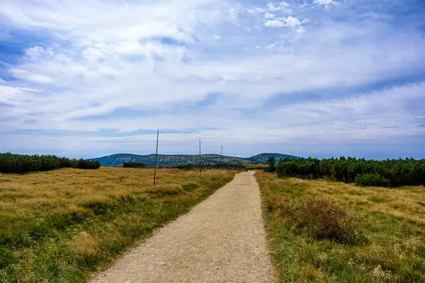 Elbe 'nin Kaynağı (pramen Labe), Dev Dağlar ve Dağ çevresi.