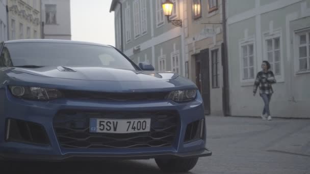 Blue Chevrolet Camaro Jindrjichuv Hradec Czech Republik 2023 — Stock Video
