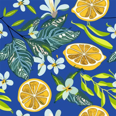 Tropikal meyveli, limonlu ve çiçekli parlak yaz şablonu, mavi arka planda yapraklar. Kumaş, kağıt, tekstil, not defteri, kadın giysileri, kart, ambalaj için moda süsü.