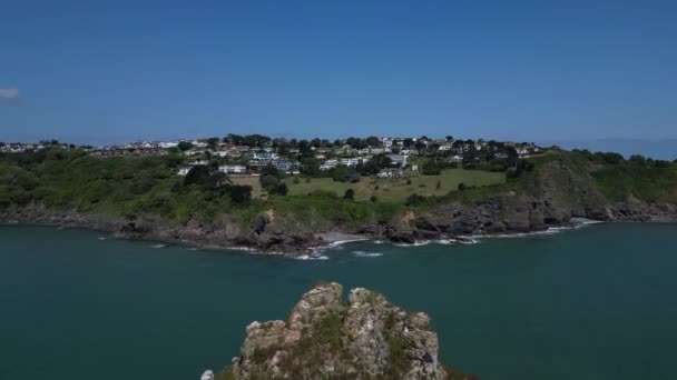 Torquay Torbay Güney Devon Ngiltere Drone Aerial Ews Thatcher Kayası — Stok video