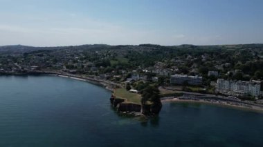 Torquay, Torbay, Güney Devon, İngiltere: İHA Corbyn Head, Corbyn Beach ve Livermead Sands 'e doğru uçuyor; resmin sağında, Corbyn Beach' in karşısındaki Grand Hotel, Torquay (3.).