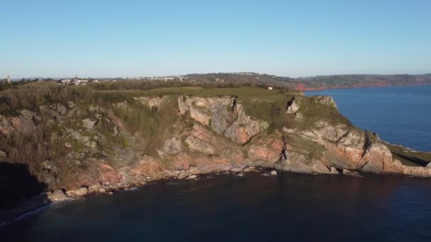 Anstey Cove South Devon England Drone Views Die Drohne Verfolgt — Stockvideo