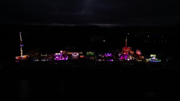 Torquay Torbay Güney Devon Ngiltere Drone View Yaz Lunaparkı Gece — Stok video