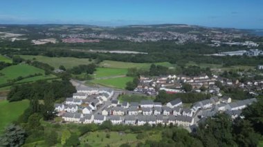 Newton Abbot, Güney Devon, İngiltere: DRONE ViEW: TQ12 bölgesinde inşa edilen yeni bir konut inşaatının genel görünümü. Geliştirme, hükümetin 2030 yılına kadar 1,5 milyon yeni ev inşa etme planları dışında (Bölüm 4)).