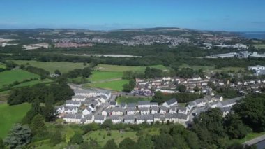 Newton Abbot, Güney Devon, İngiltere: DRONE ViEW: TQ12 bölgesinde inşa edilen yeni bir konut inşaatının genel görünümü. Geliştirme, hükümetin 2030 yılına kadar 1,5 milyon yeni ev inşa etme planları dışında (Bölüm 3)).