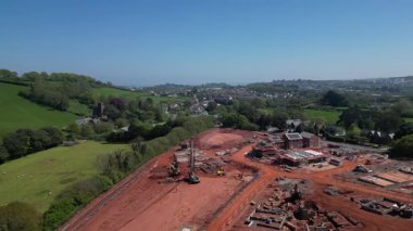 Paignton, Torbay, Güney Devon, İngiltere: DRONE ViEWS: Totnes Road 'un (A385) yanında yeni bir inşaat evi inşaatı alanı. Paignton kenti büyük konut ve ticari mülk geliştirme çalışmalarından geçmektedir (Bölüm 9 / 16).).