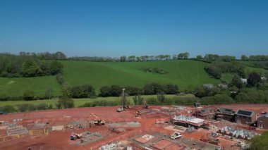 Paignton, Torbay, Güney Devon, İngiltere: DRONE ViEWS: Totnes Road 'un (A385) yanında yeni bir inşaat evi inşaatı alanı. Paignton kenti büyük çaplı bir konut ve ticari mülk geliştirme sürecinden geçmektedir (16.).