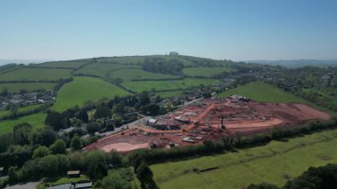 Paignton, Torbay, Güney Devon, İngiltere: DRONE ViEWS: Totnes Road 'un (A385) yanında yeni bir inşaat evi inşaatı alanı. Paignton kenti büyük çaplı bir konut ve ticari mülk geliştirme sürecinden geçmektedir (16.).